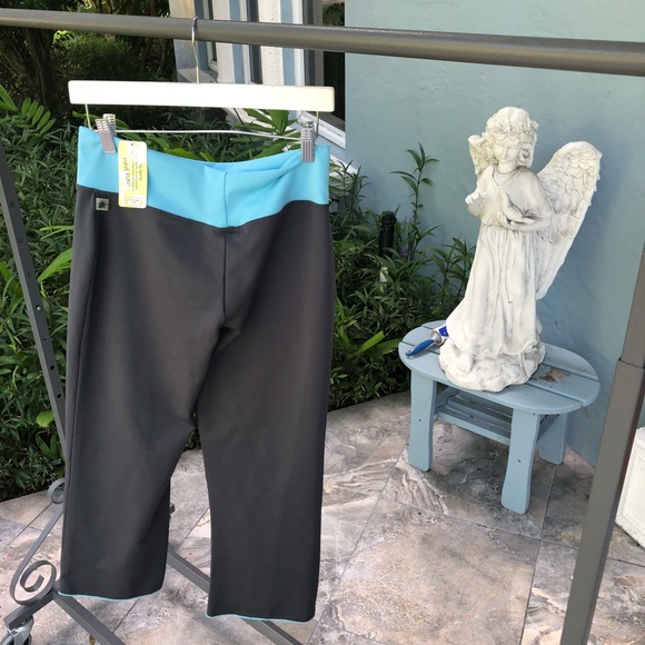 Gray w Blue waist Stretch Yoga Pants.  Size M - Picture 2 of 2